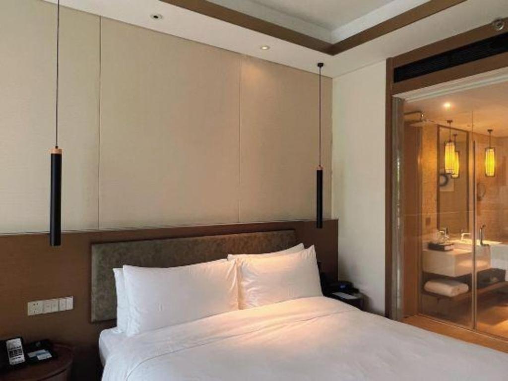 Narada Resort Hotel Sanya Pleasant Bay Exterior photo