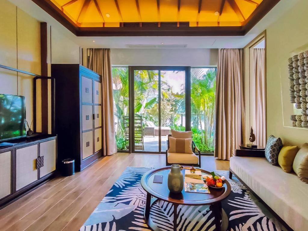Narada Resort Hotel Sanya Pleasant Bay Exterior photo