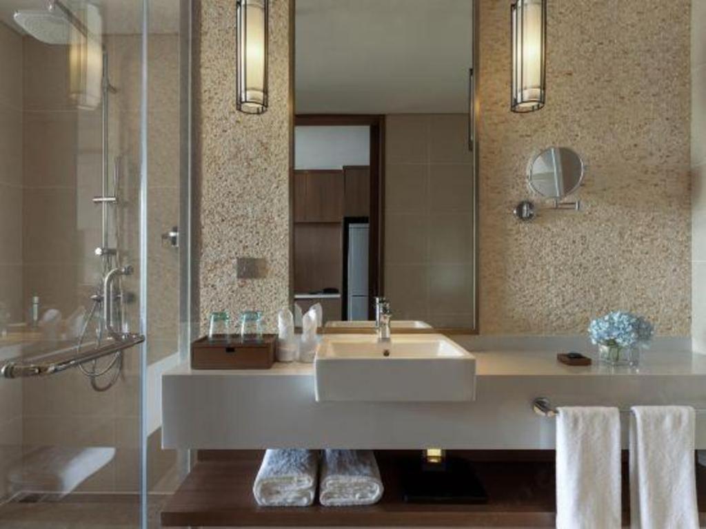 Narada Resort Hotel Sanya Pleasant Bay Exterior photo